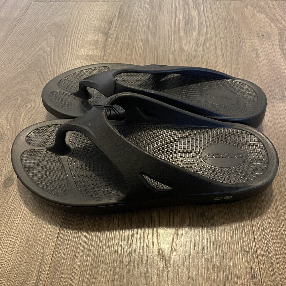 OOFOS Black Women's Sandals